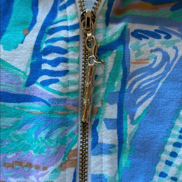 Lilly Pulitzer women’s half zip long sleeve aboat time print shirt size XS - Picture 3 of 8